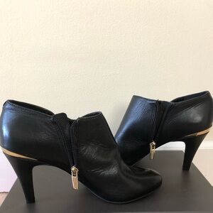 Vince Camuto Black Leather Booties Size 6